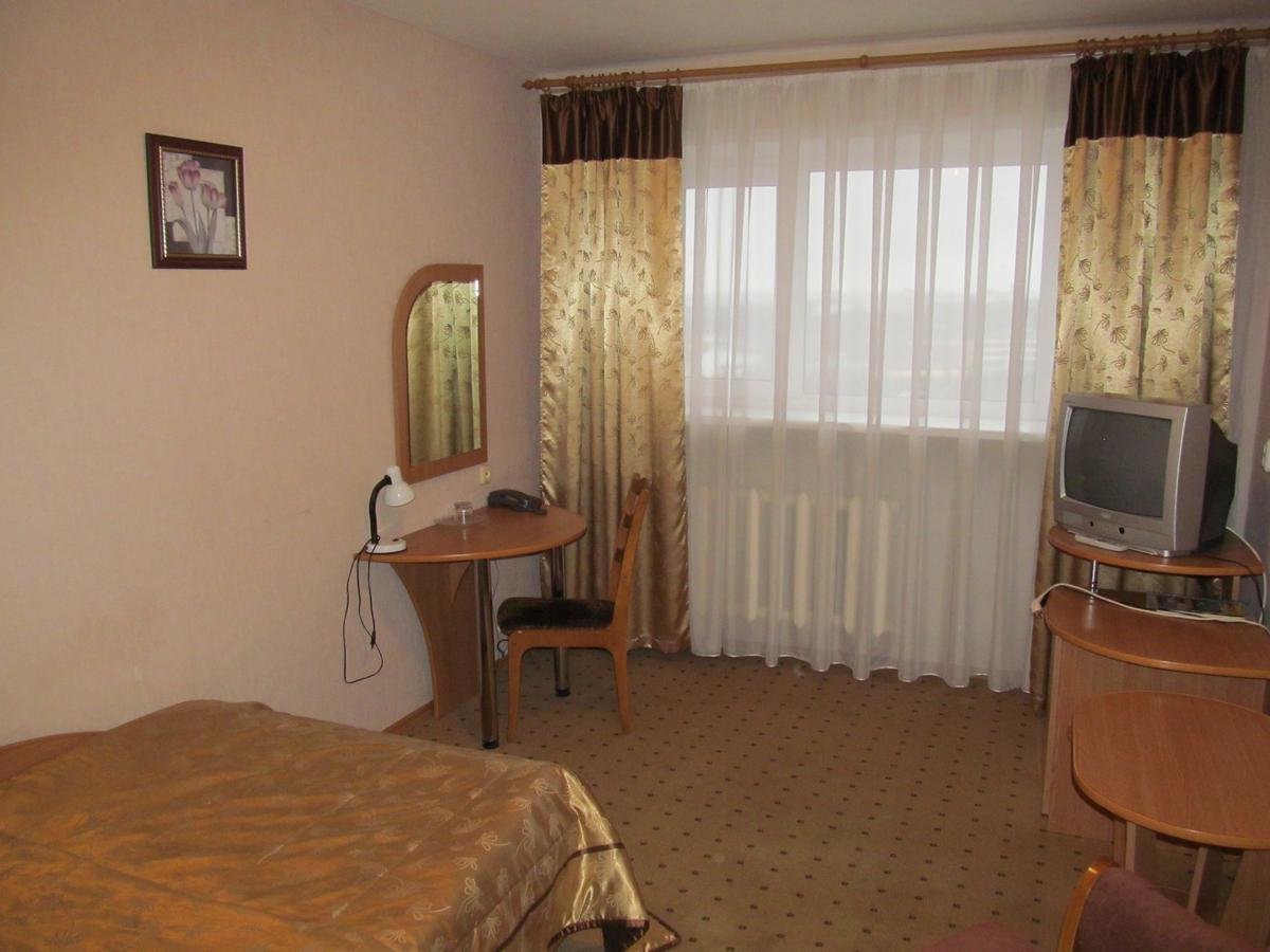 Hotel Vetraz Vitebsk Rum bild