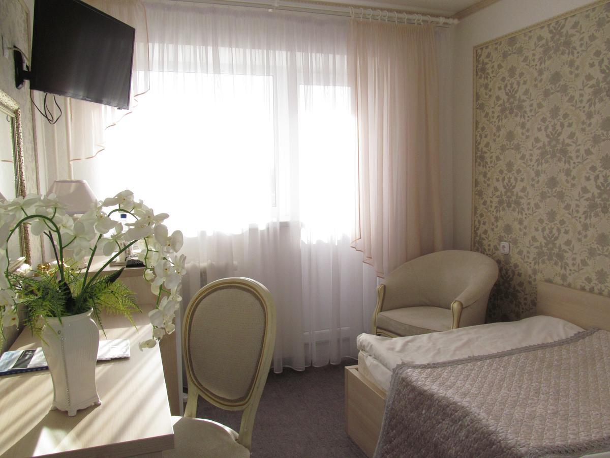 Hotel Vetraz Vitebsk Exteriör bild